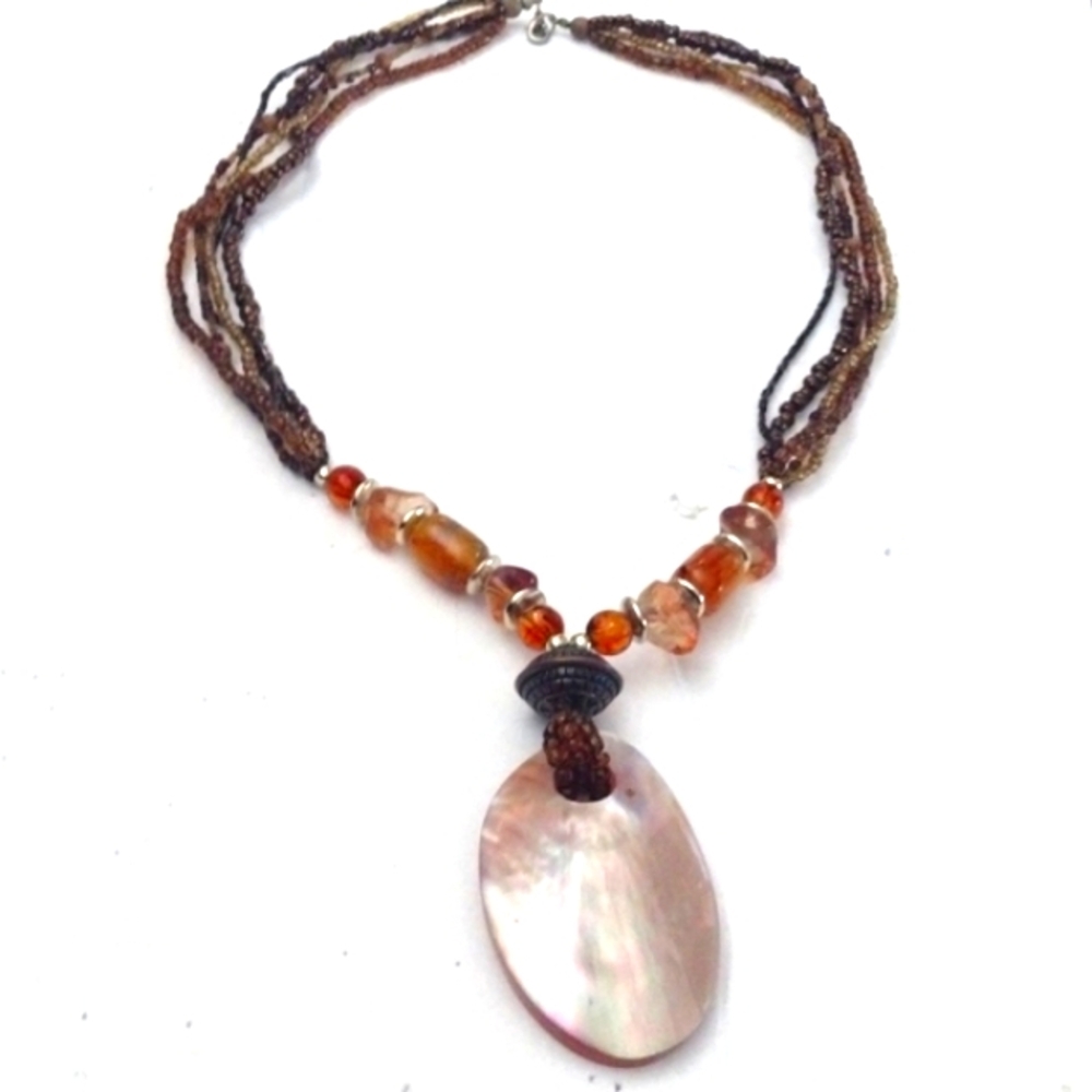 VINTAGE REVERSIBLE MOTHER OF PEARL SHELL PENDANT AMBER SEED BEADED 26" NECKLACE